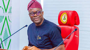 Makinde Pays Workers 13th Month Salary in Oyo