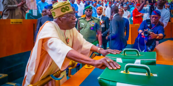 Tinubu 2025 budget presented to national assembly