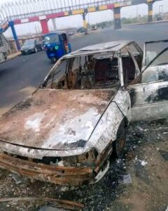 Ebonyi Woman Miraculously Escapes Death as Car Caught Fire and Burnt Completely in Abakaliki 