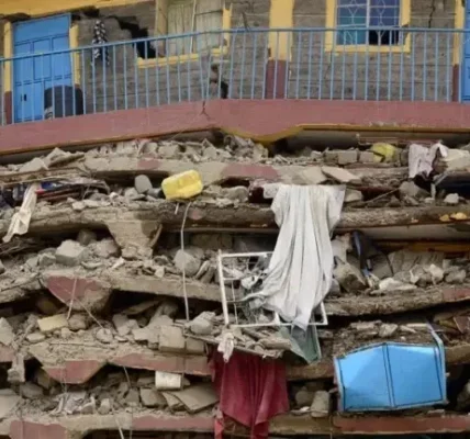 Two Dead, Five Injured, Many Trapped As Two-Storey Building Collapses in Lagos