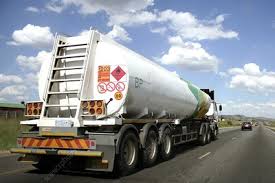 FG Bans Petrol Tankers From Operating in Nigerian Roads